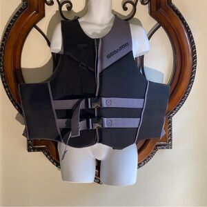 Sea-Doo Men’s Freedom PFD/Life Jacket Black/ Gray, Men’s Size 3X Large